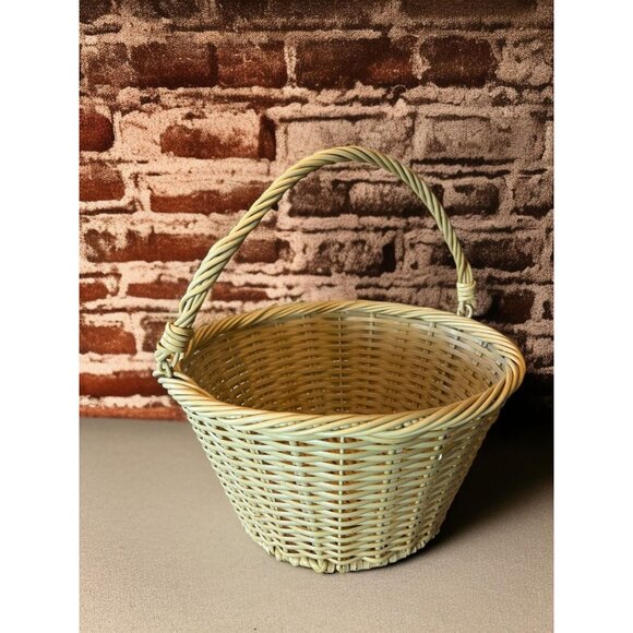 Handwoven Wicker Basket With Sturdy Handle For Storage & Decor - Picture 4 of 11